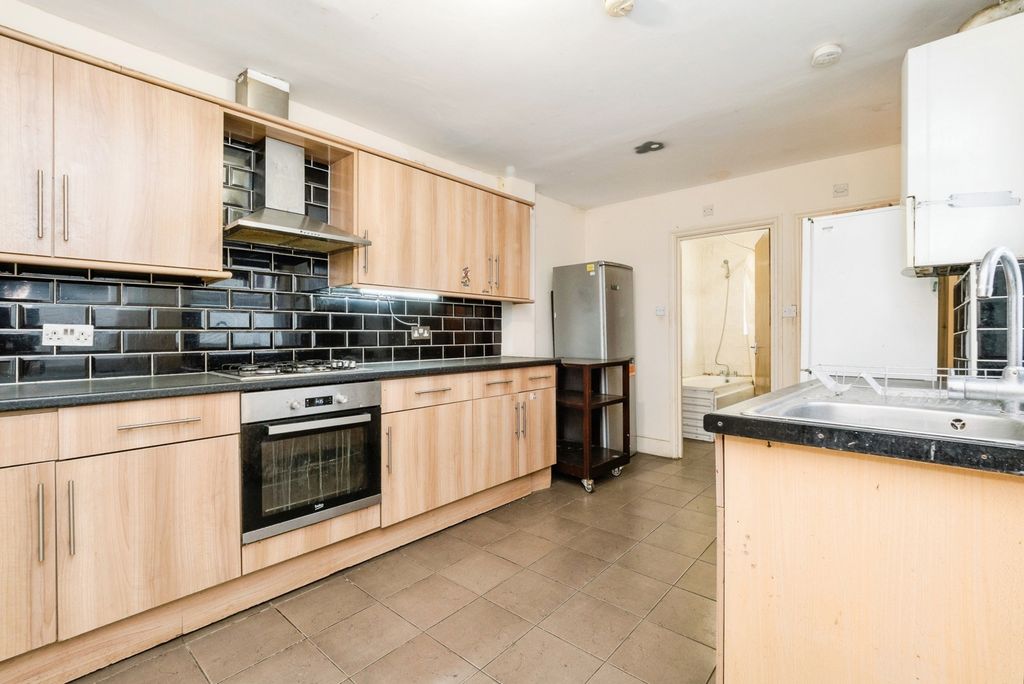 Property photo 2 of 17 Photo