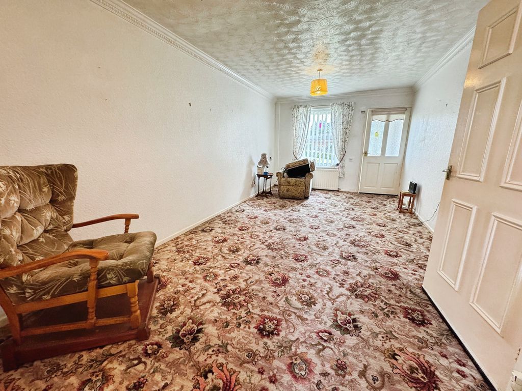 Property photo 2 of 9 Lounge