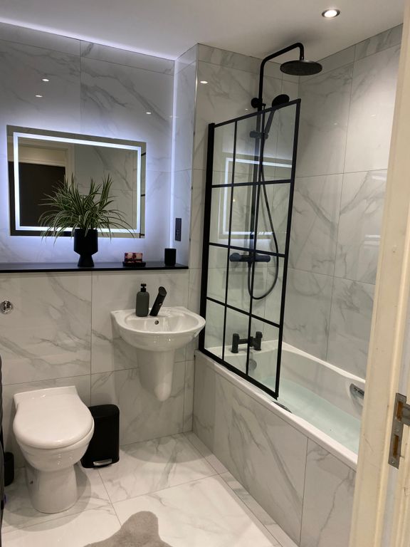 Property photo 1 of 15 Bathroom