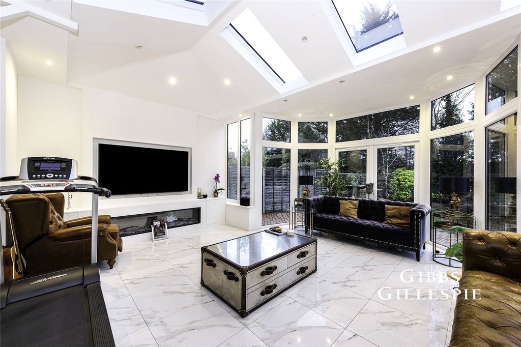 Property photo 3 of 22 Picture No. 14