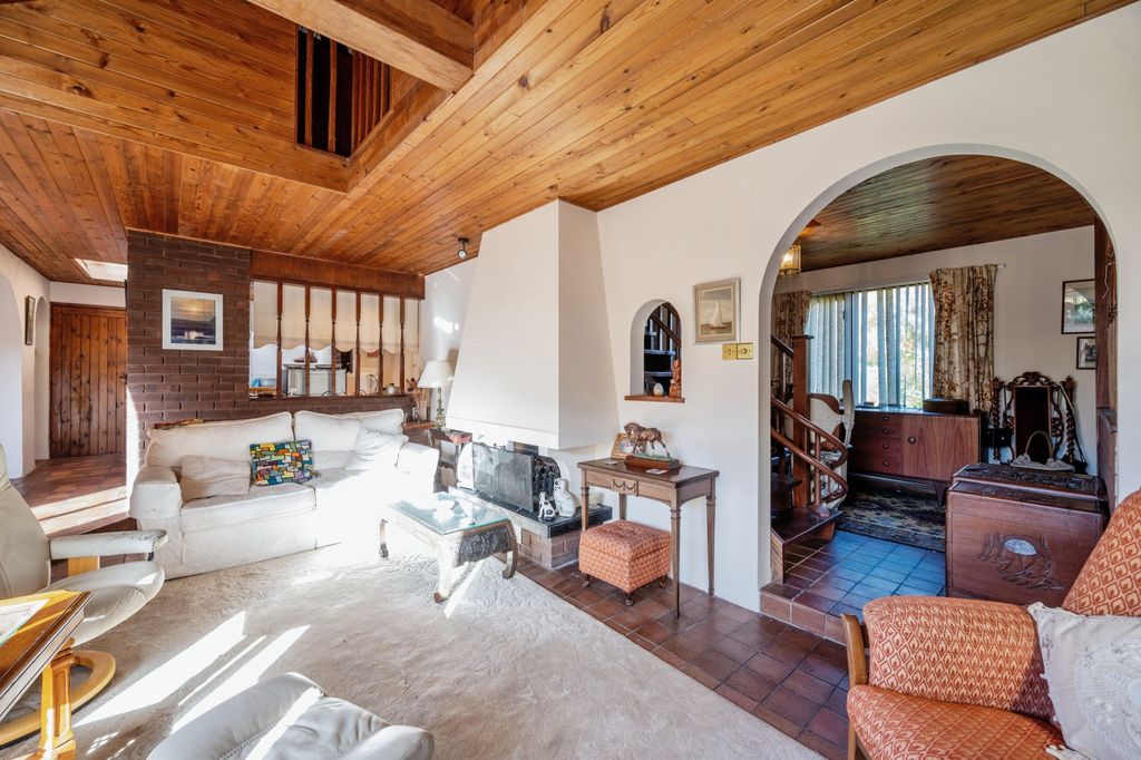 Property photo 2 of 16 Photography