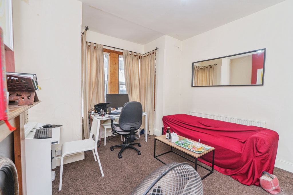 Property photo 3 of 20