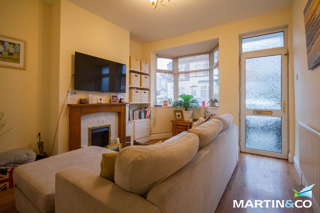 Property photo 3 of 11