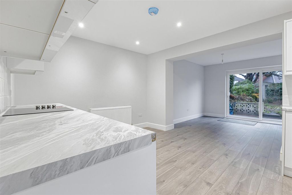 Property photo 2 of 15 B2G_5079.Jpg