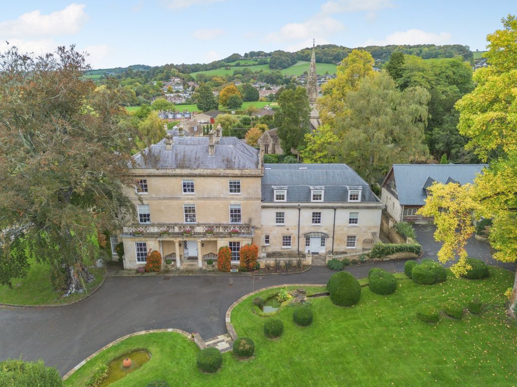 Property photo 2 of 21 Picture No. 15