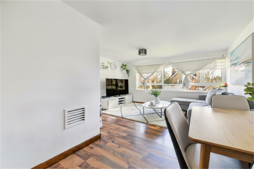 Property photo 1 of 7 (Main)