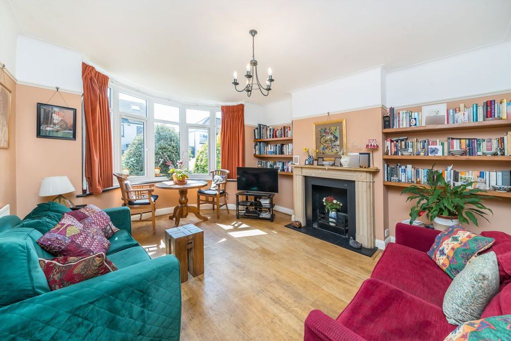 Property photo 2 of 11