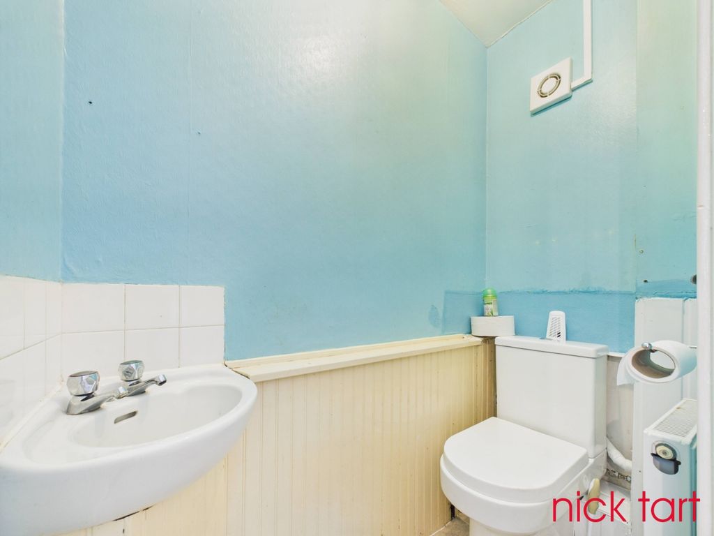 Property photo 3 of 13 Cam02849G0-Pr0196-Still001
