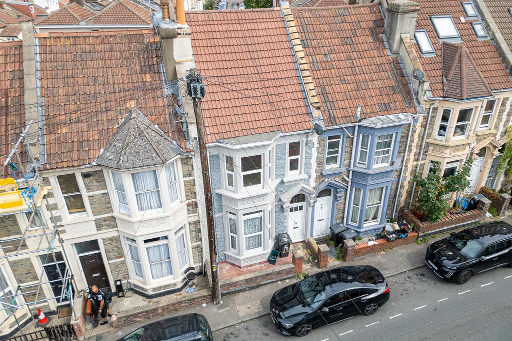 Property photo 2 of 35 13 Wellington Avenue Montpelier, Bristol Bs6 5Hp |