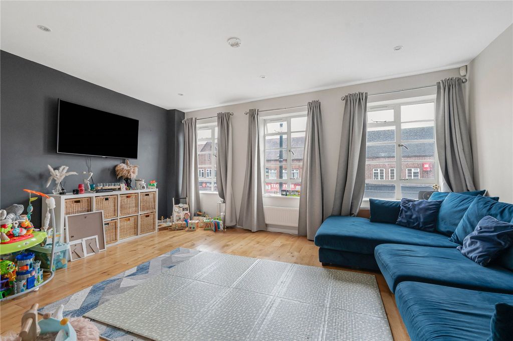 Property photo 2 of 14 Reception/Kitchen