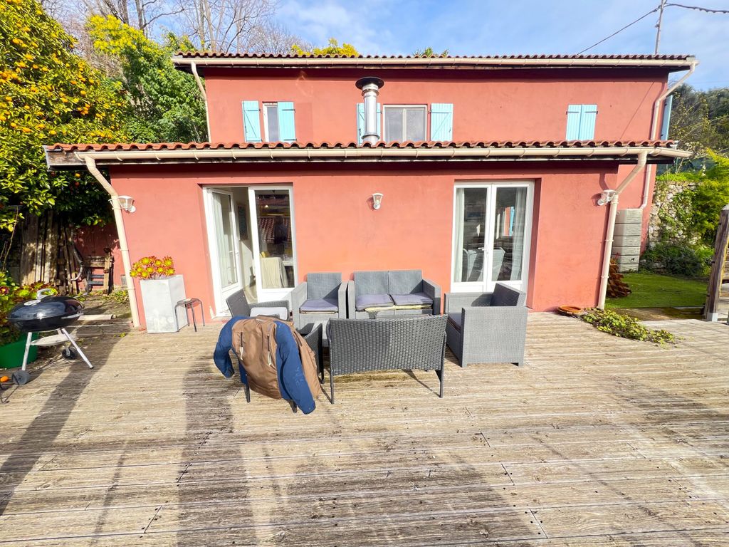 Property photo 2 of 18