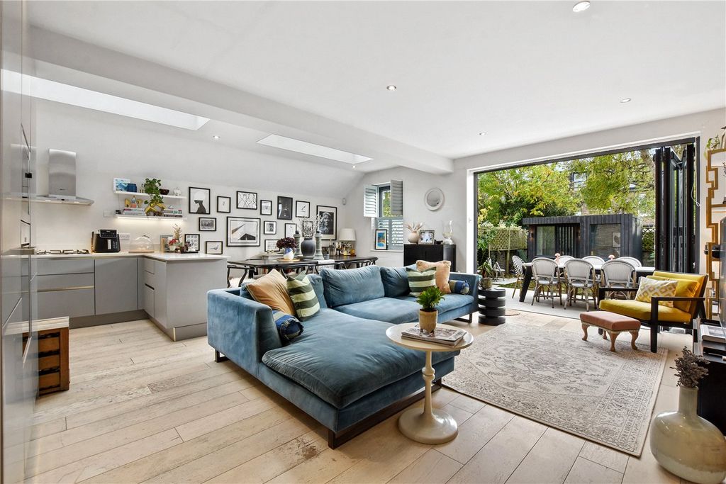 Property photo 1 of 10 Picture No. 06