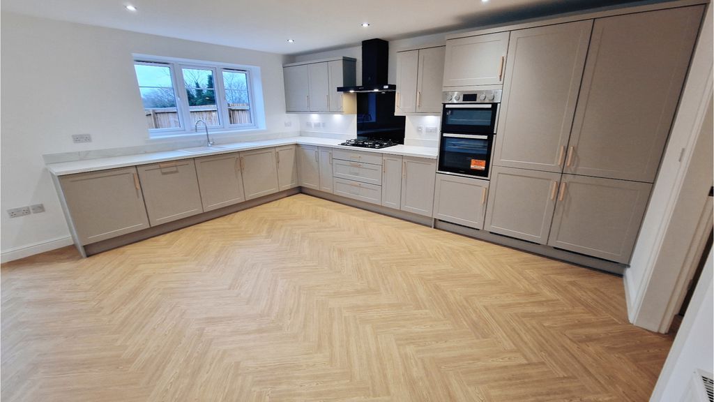 Property photo 3 of 17 Photo 3