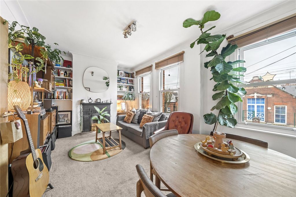 Property photo 2 of 16 Picture No. 14