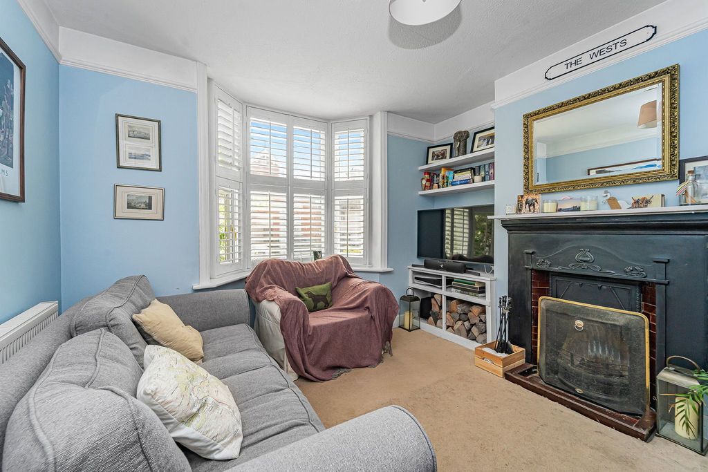 Property photo 3 of 17
