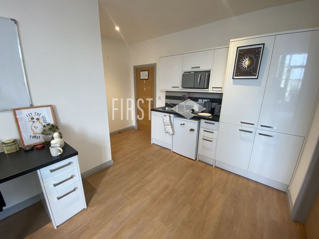 Property photo 2 of 8 Photo 2