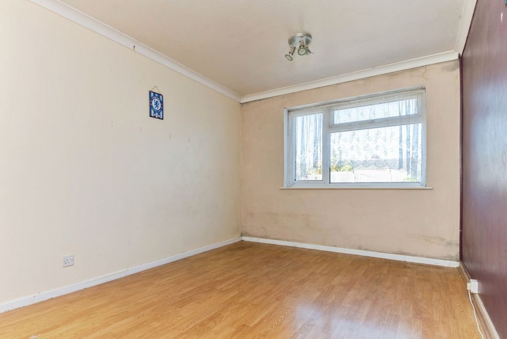 Property photo 3 of 11 Pbox-Img.Jpg