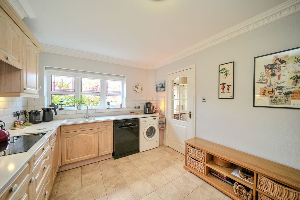 Property photo 3 of 24