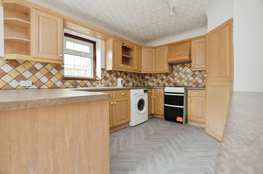 Property photo 2 of 14