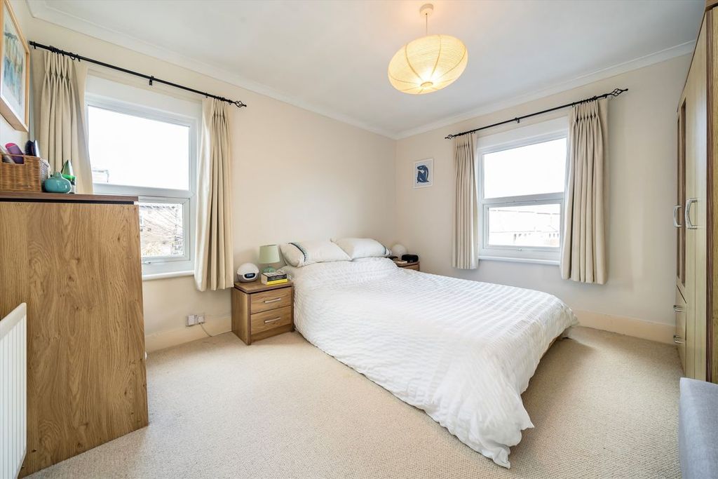 Property photo 3 of 7