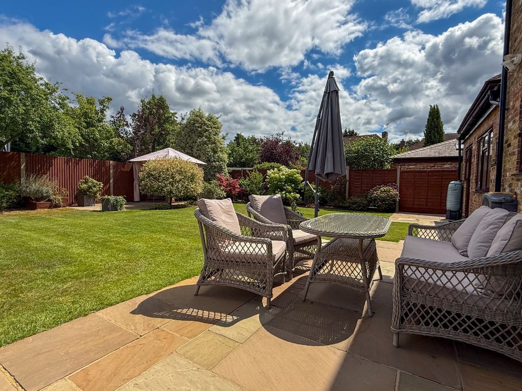 Property photo 2 of 19 5302472