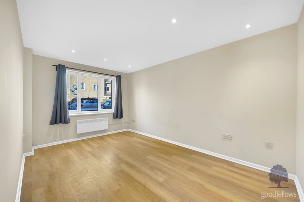 Property photo 2 of 7 Picture No. 10