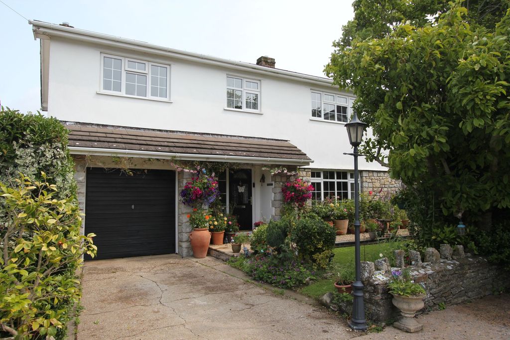 Property photo 1 of 46