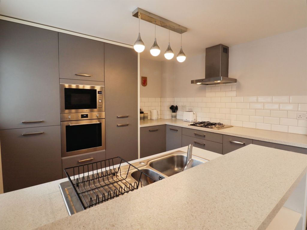 Property photo 3 of 24