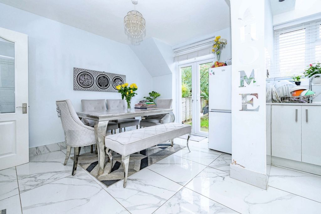 Property photo 3 of 8 Kitchen/Diner