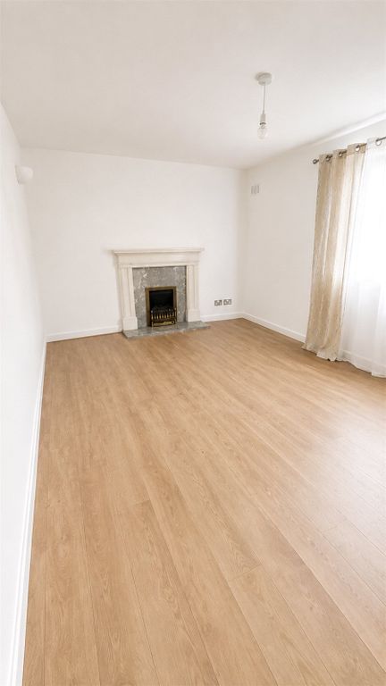 Property photo 3 of 9 Picture No. 06