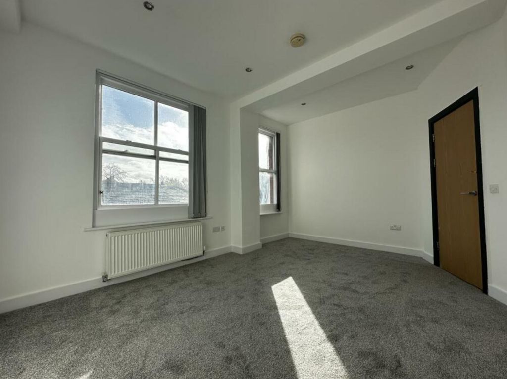 Property photo 3 of 23