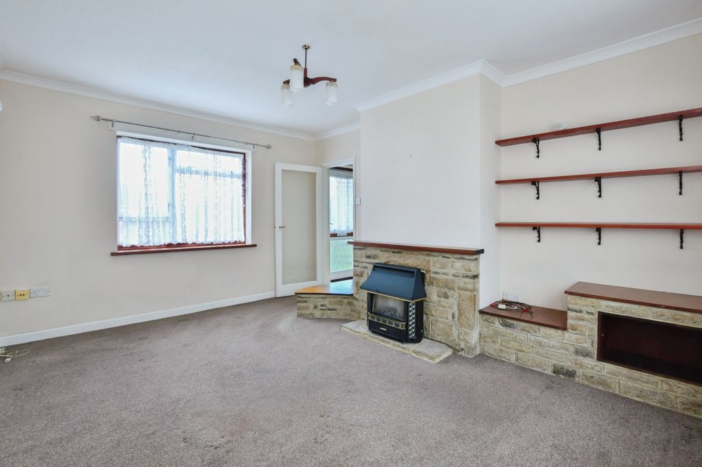 Property photo 3 of 14 Living Room