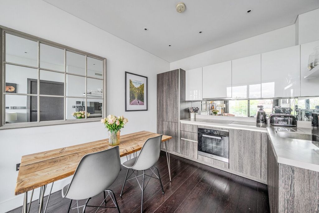 Property photo 3 of 11 Picture No. 24