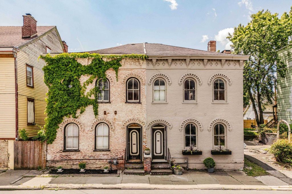 Property photo 1 of 31