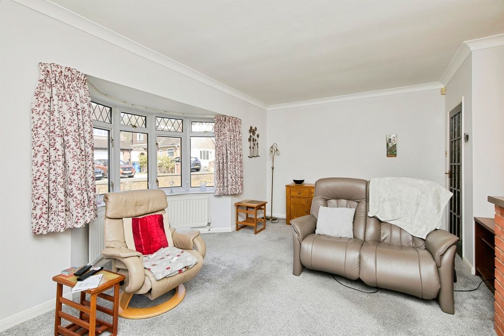 Property photo 3 of 11