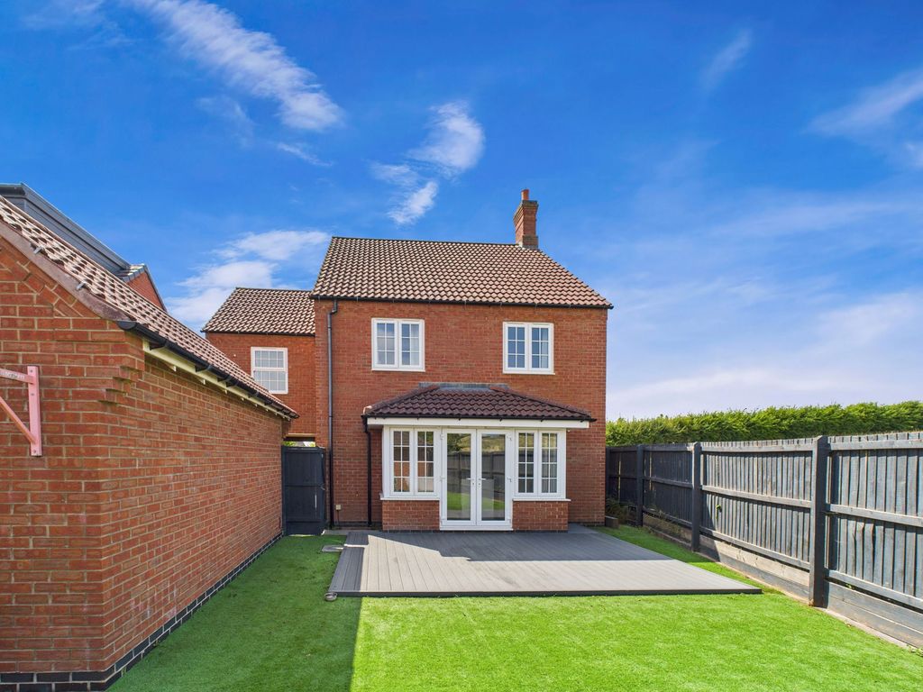 Property photo 3 of 27 Rear