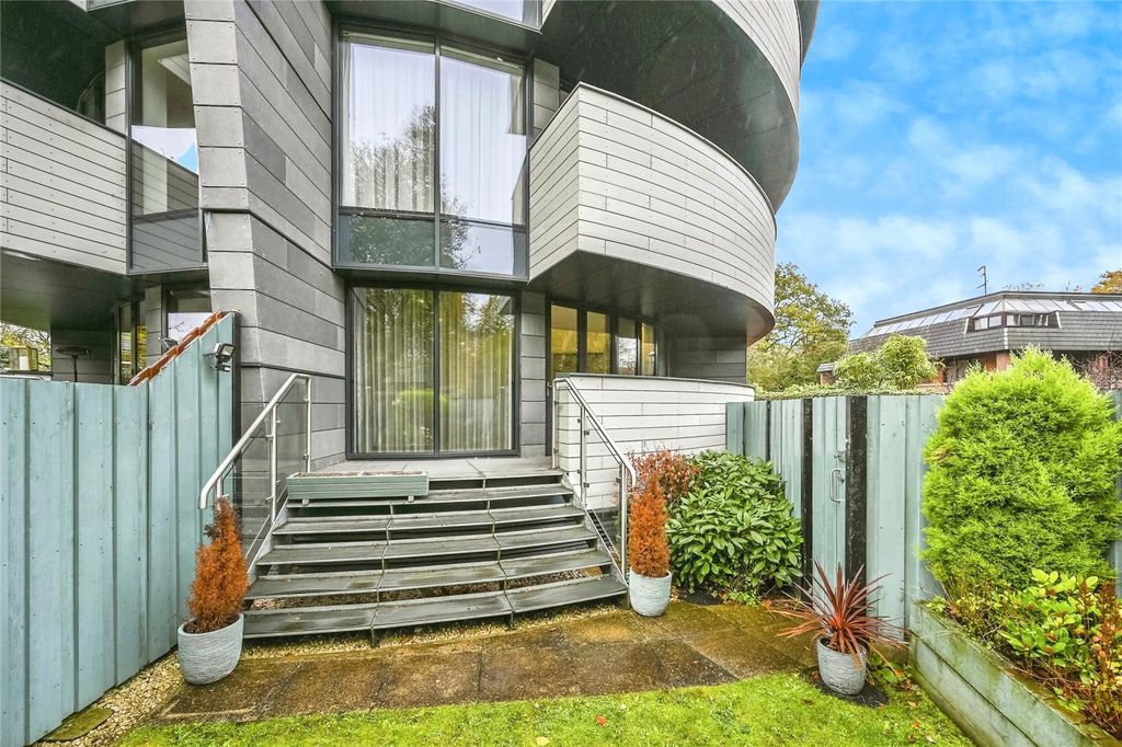 Property photo 1 of 18 Picture No. 15