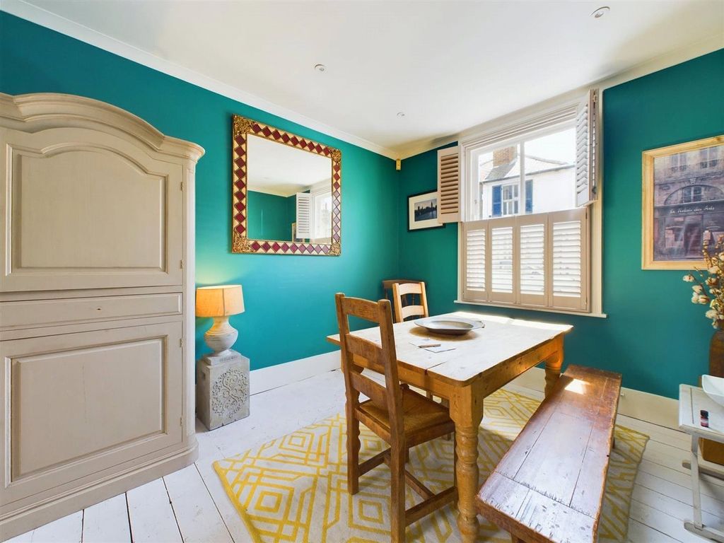 Property photo 2 of 11 Picture No. 18