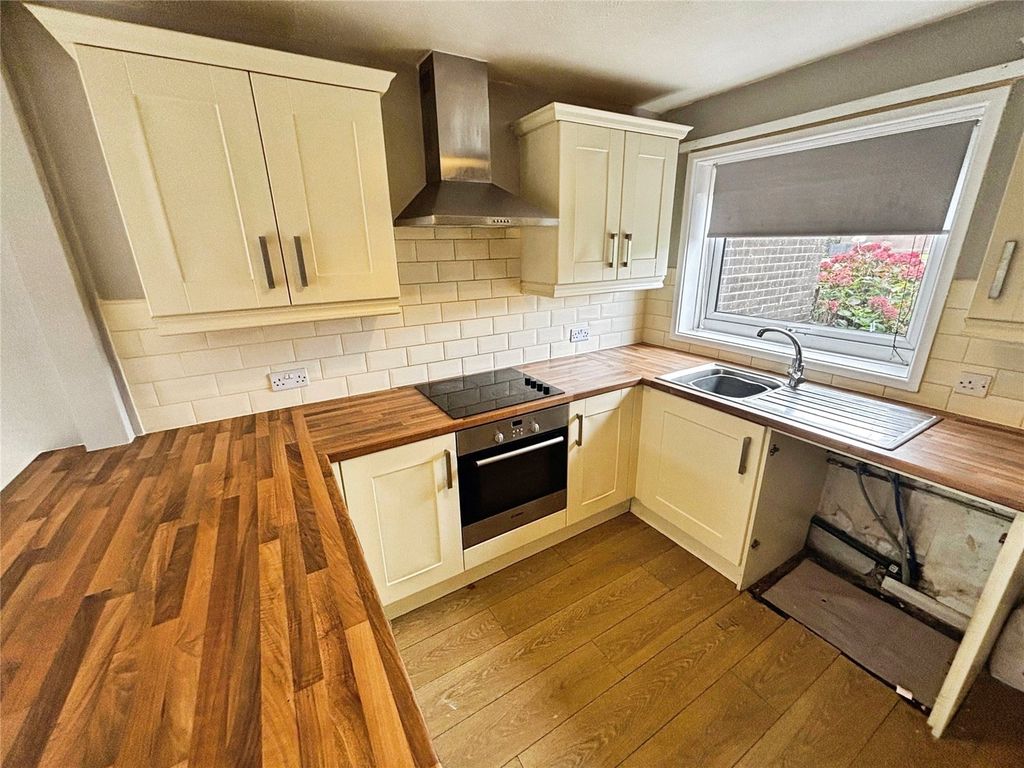Property photo 2 of 12 Kitchen