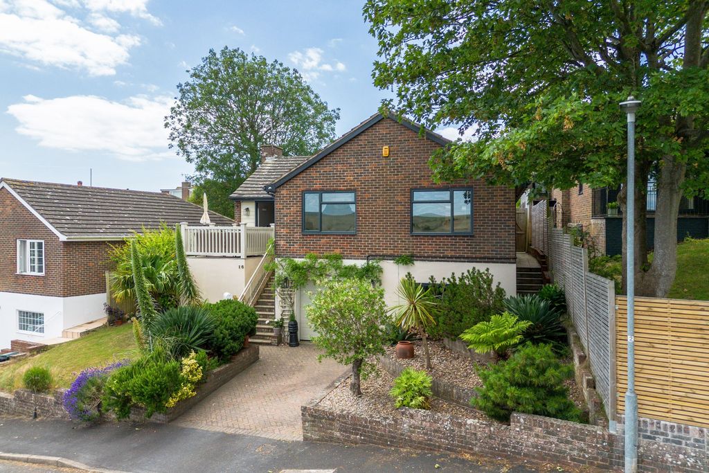 Property photo 1 of 27