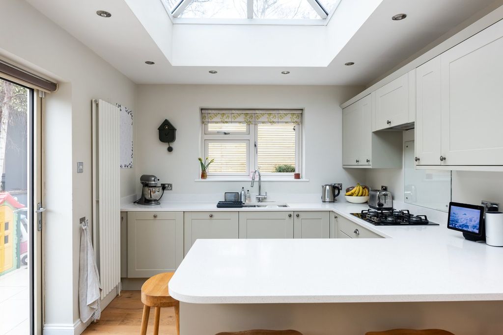 Property photo 3 of 18