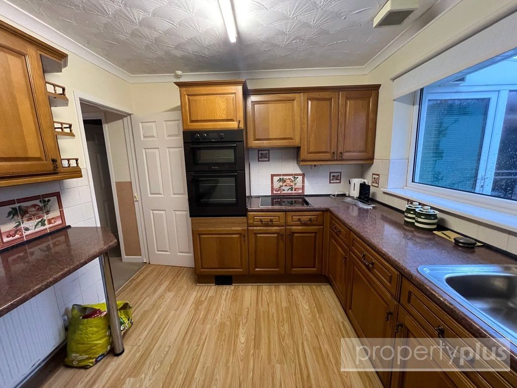 Property photo 2 of 15 Picture No. 10