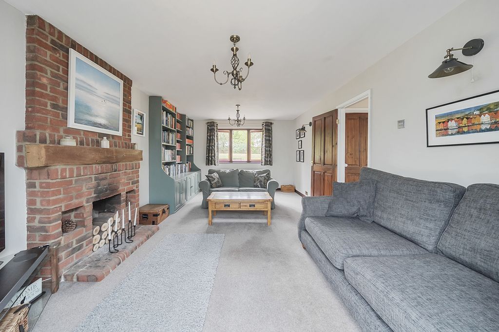 Property photo 2 of 20