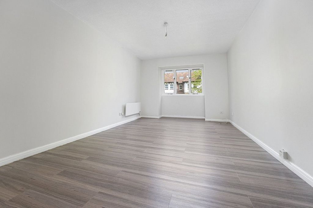 Property photo 2 of 14 Picture No. 05