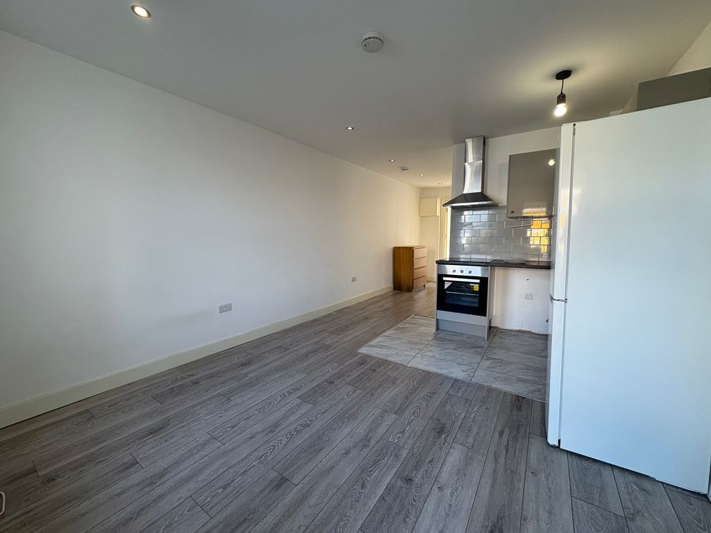 Property photo 3 of 10 Img_7100
