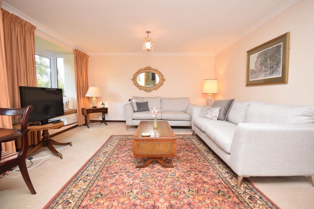 Property photo 3 of 11