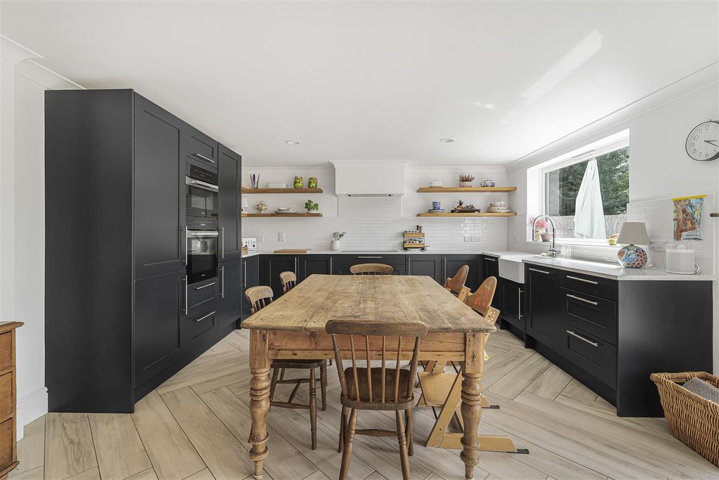 Property photo 2 of 43 122_59517.Jpg