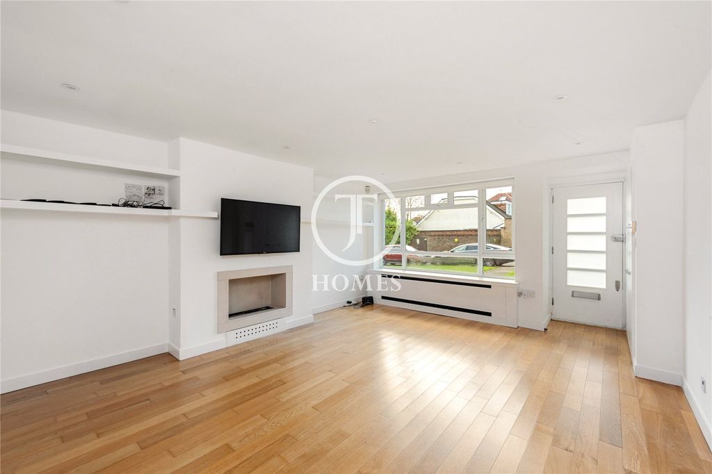 Property photo 2 of 10 Picture No. 03