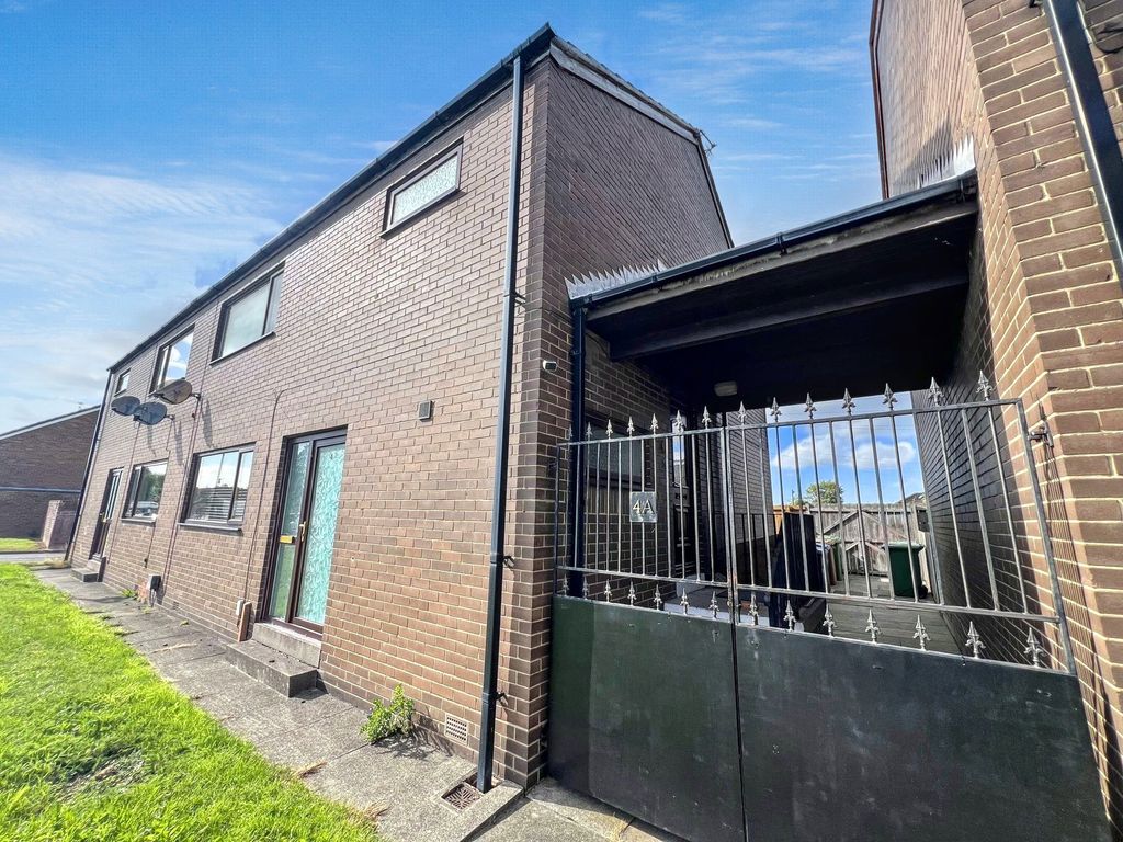 Property photo 2 of 16