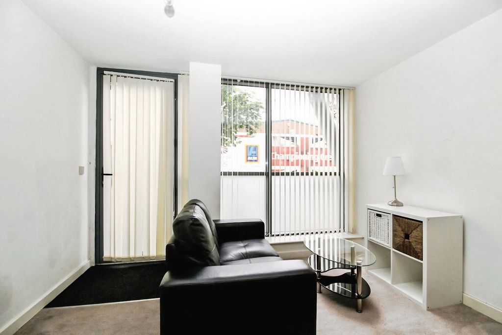 Property photo 2 of 8 Picture No. 16